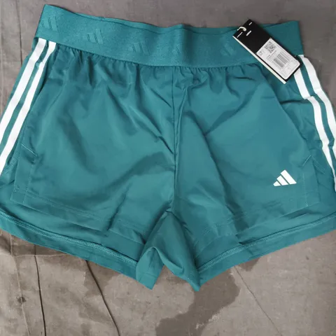 ADIDAS SHORTS IN TEAL/WHITE SIZE MEDIUM