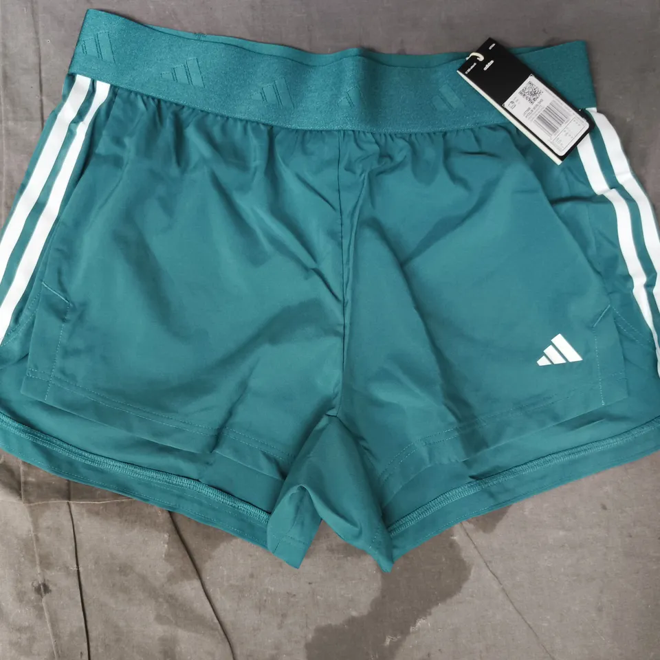 ADIDAS SHORTS IN TEAL/WHITE SIZE MEDIUM