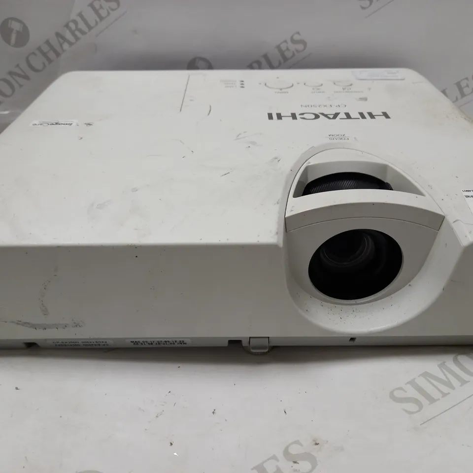 HITACHI CP-EX250N 2700 LUMEN LCD PROJECTOR