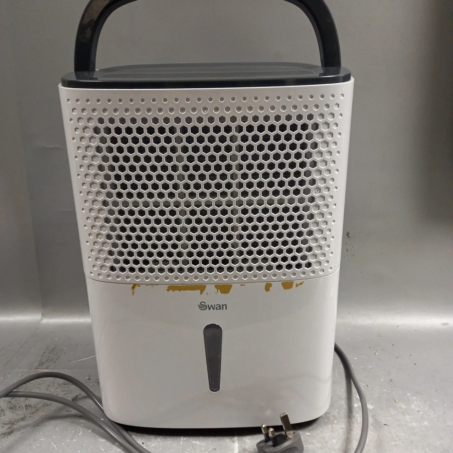 SWAN 10-LITRE DEHUMIDIFIER - WHITE RRP £99.99