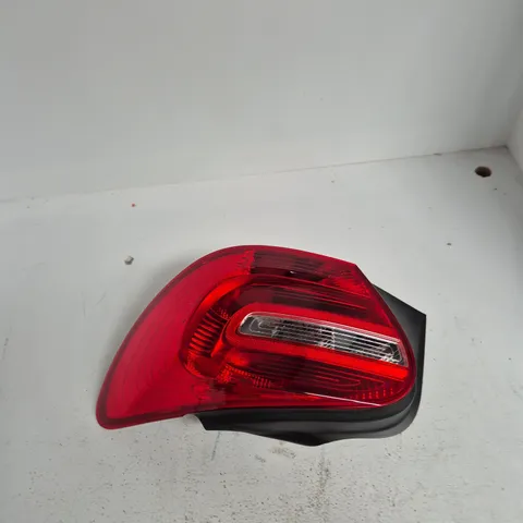 SUSPECTED MERCEDES-BENZ GLA RIGHT REAR TAIL LIGHT