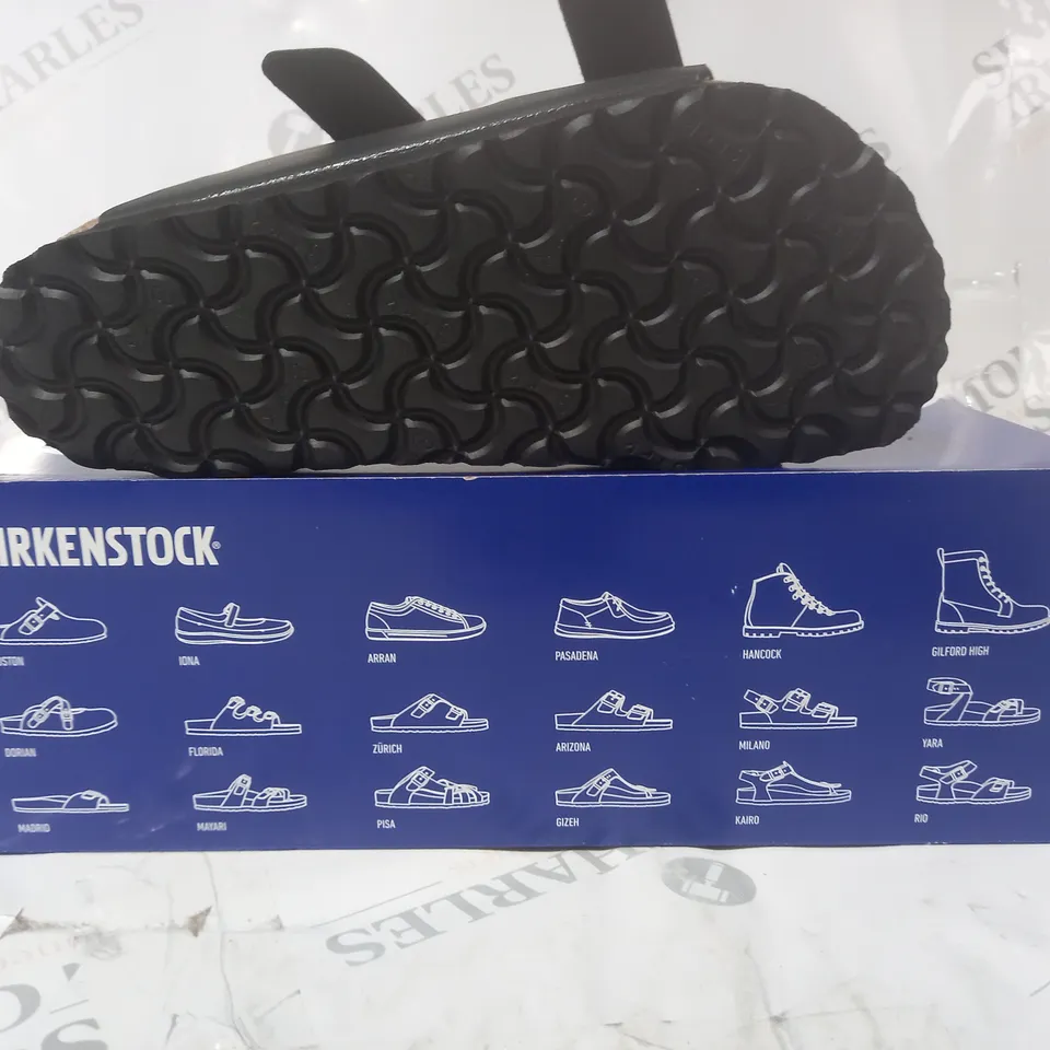 BOXED PAIR OF BIRKENSTOCK ARIZONA BS SLIPPERS IN BLACK UK SIZE 2.5