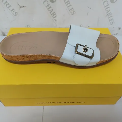BOXED PAIR OF STRIVE SANDALS WITH WHITE STRAP SIZE UK 6