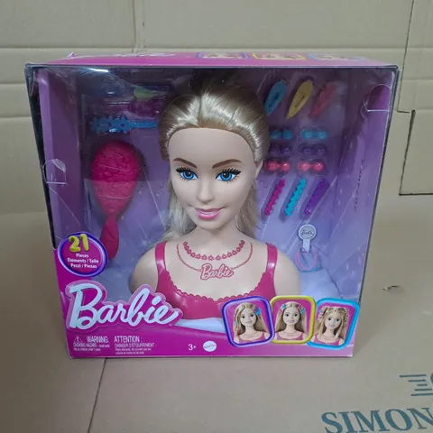 BARBIE 21-PIECE STYLING HEAD