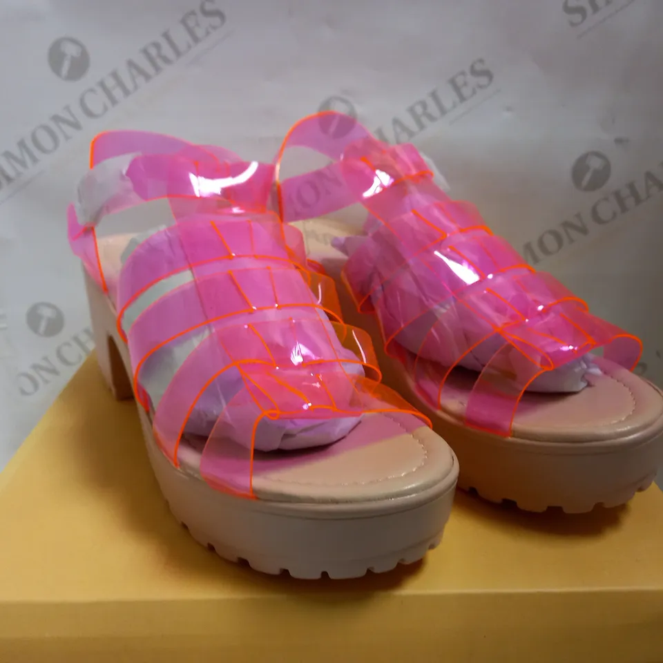 KOI VEGAN PINK STRAPPY JELLY CLEATED SANDALS - SIZE 8