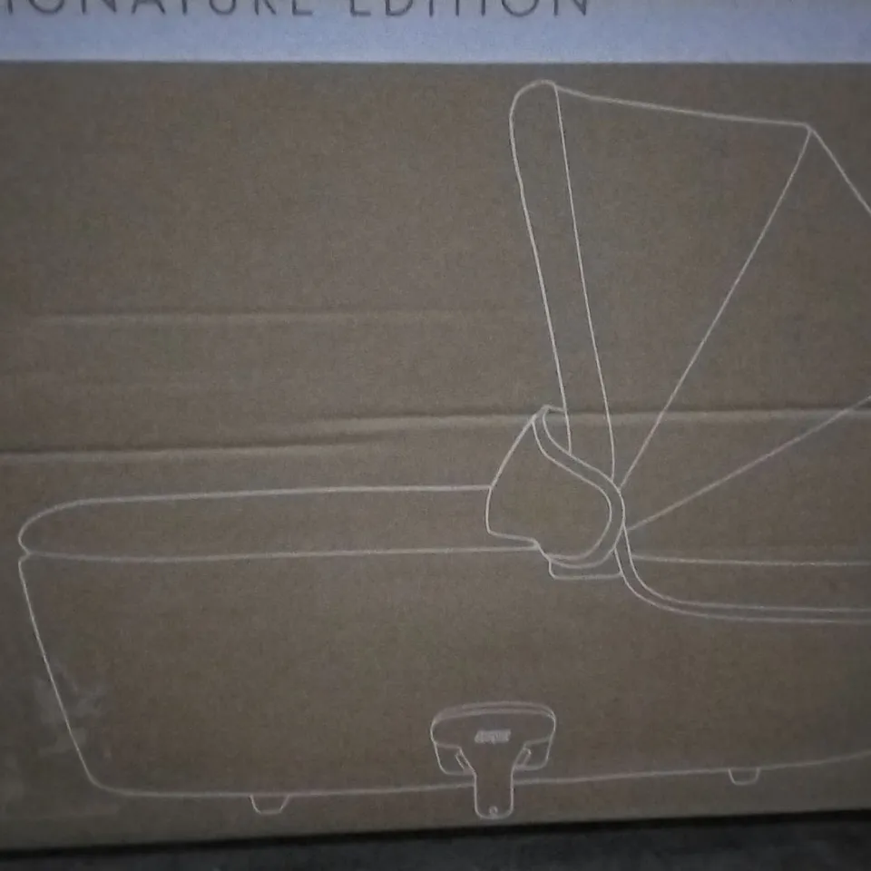 BOXED MAMAS & PAPAS OCARRO FLIP XT³ CARRYCOT/BASSINET