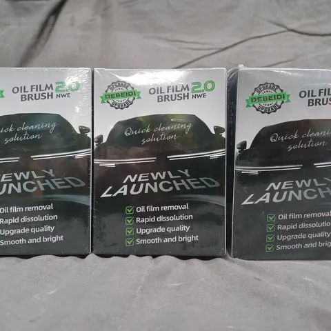 APPROXIMATELY 10 ASSORTED CAR ACCESSORIES AND PRODUCTS TO INCLUDE OIL FILM 2.0 BRUSH, ETC - COLLECTION ONLY
