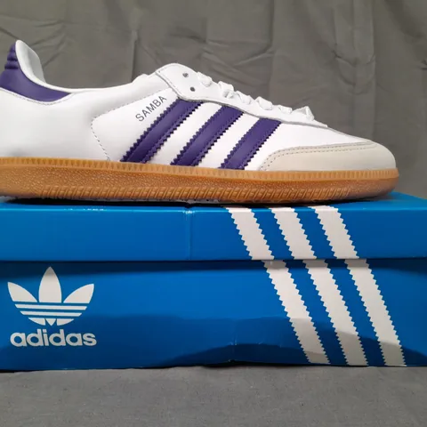 BOXED PAIR OF ADIDAS SAMBA OG SHOES IN WHITE/PURPLE UK SIZE 6