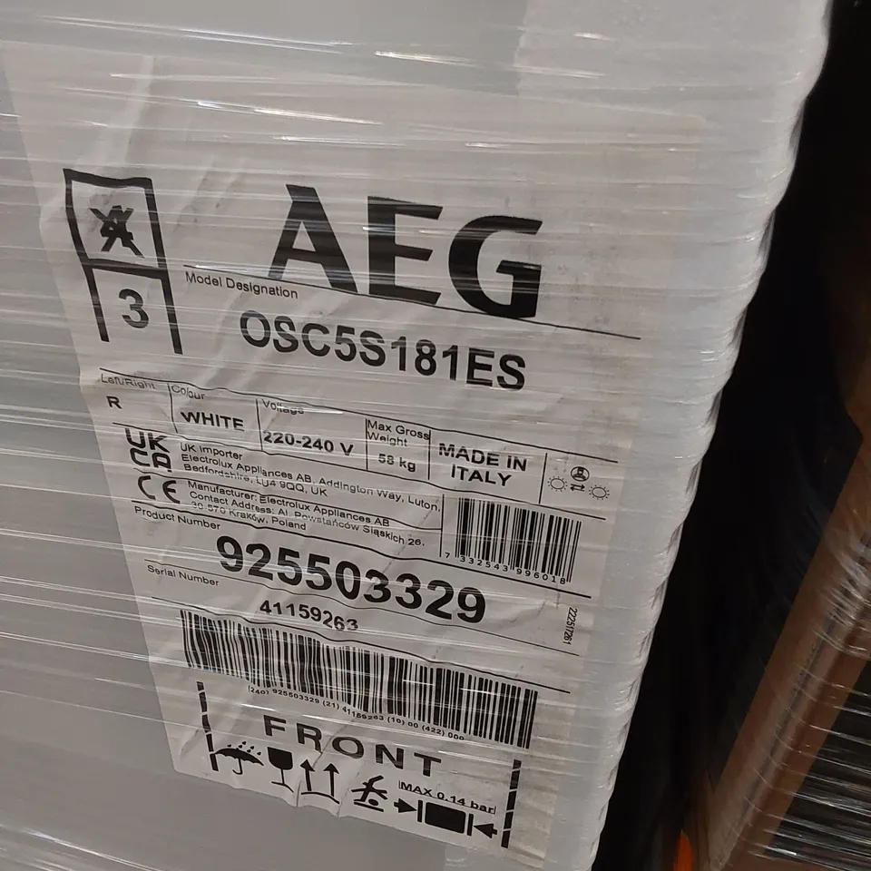 AEG OSC5S181ES LOW FROST INTEGRATED FRIDGE FREEZER, SLIDING HINGE, 70/30 RRP £500