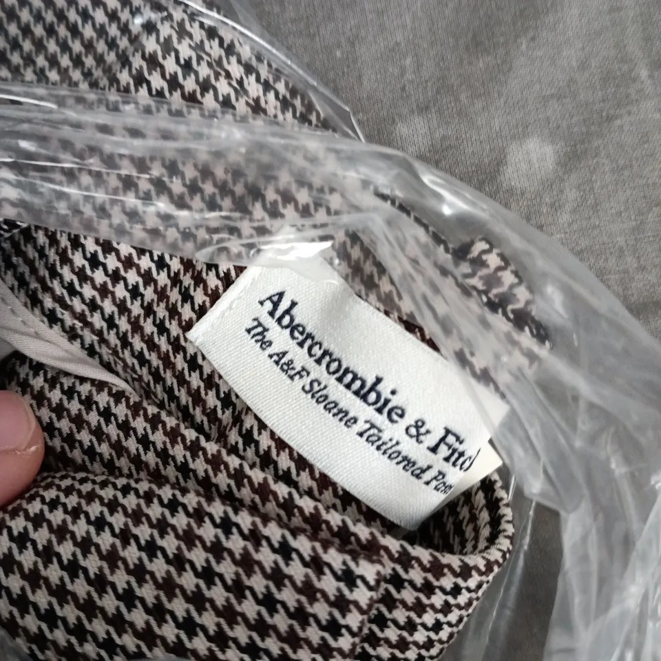 BAGGED ABERCROMBIE & FITCH HOUNDSTOOTH TAILORED TROUSERS – SIZE 25 REGULAR