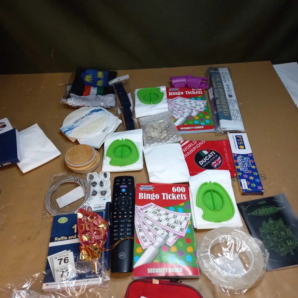 LOT OF ASSORTED ITEMS TO INCLUDE PENS, DIAMOND PAINTINGS AND BINGO BOOKS