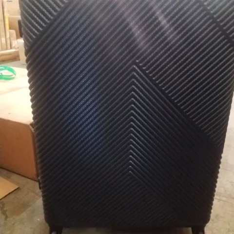 UNBRANDED WHEELED SUITCASE IN NAVY