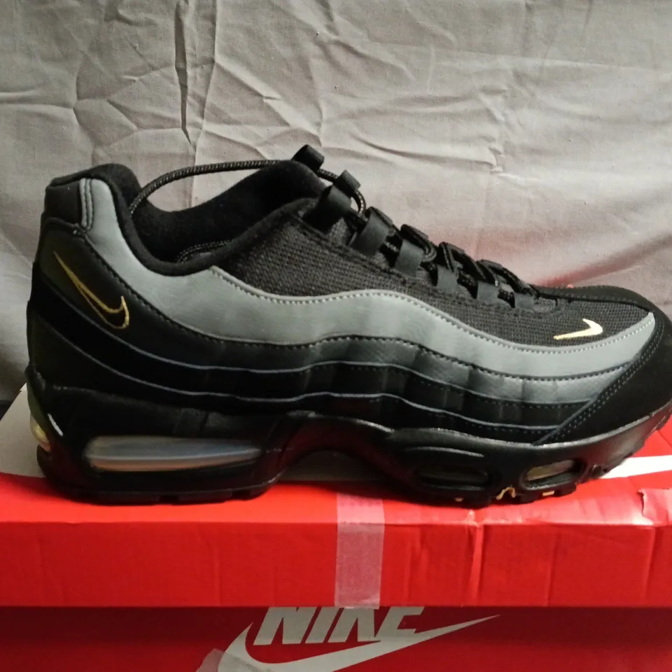 BOXED PAIR OF NIKE AIR MAX 95 OG – UK SIZE 9