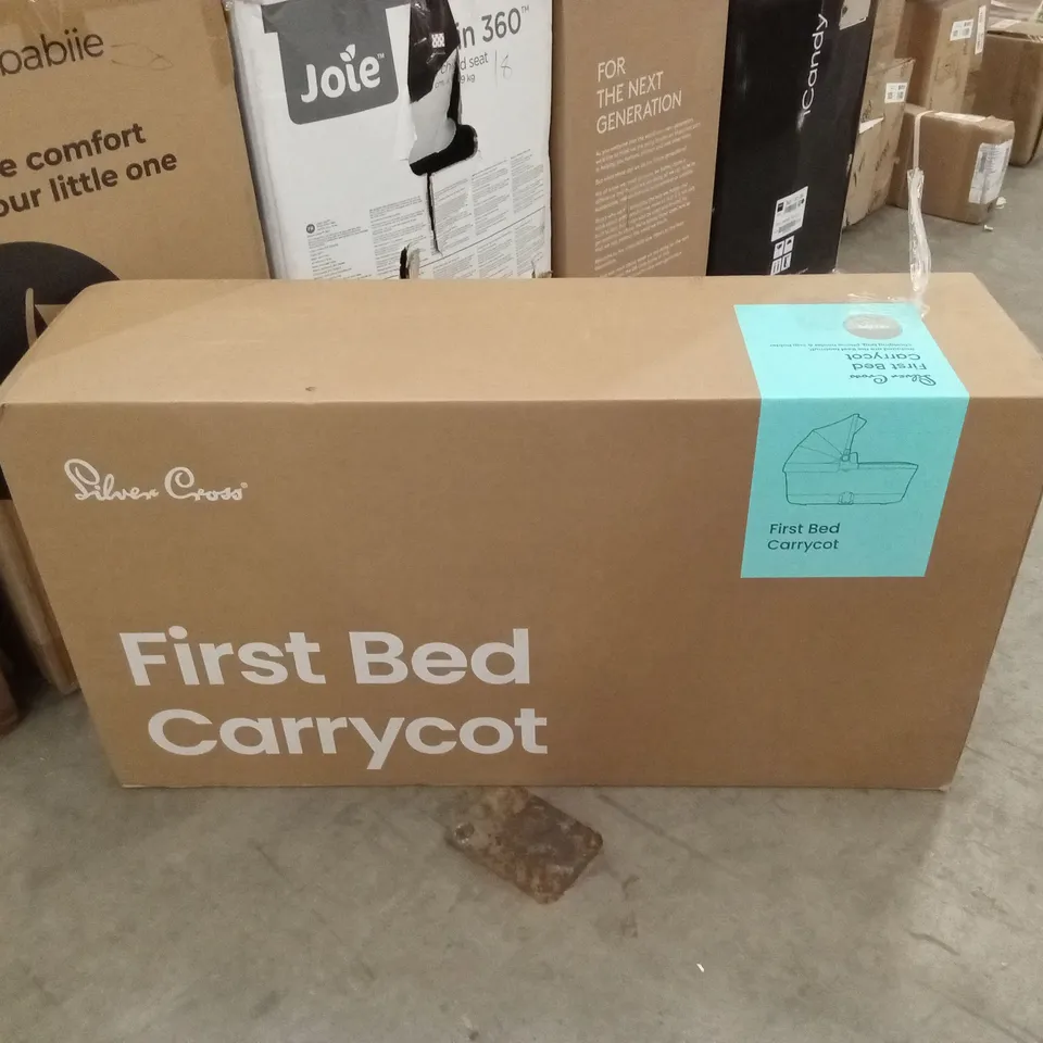 BOXED SILVER CROSS FIRST BED CARRYCOT - FRAPPE (1 BOX)