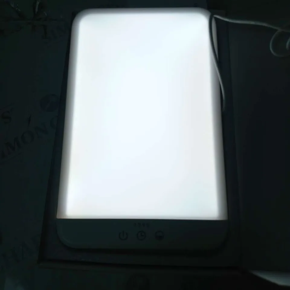 BOXED LIGHT THERAPY LAMP LQ-06