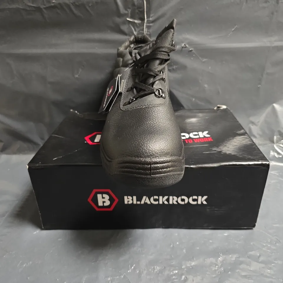 BOXED PAIR OF BLACKROCK CHUKKA BOOTS IN BLACK SIZE UK 10