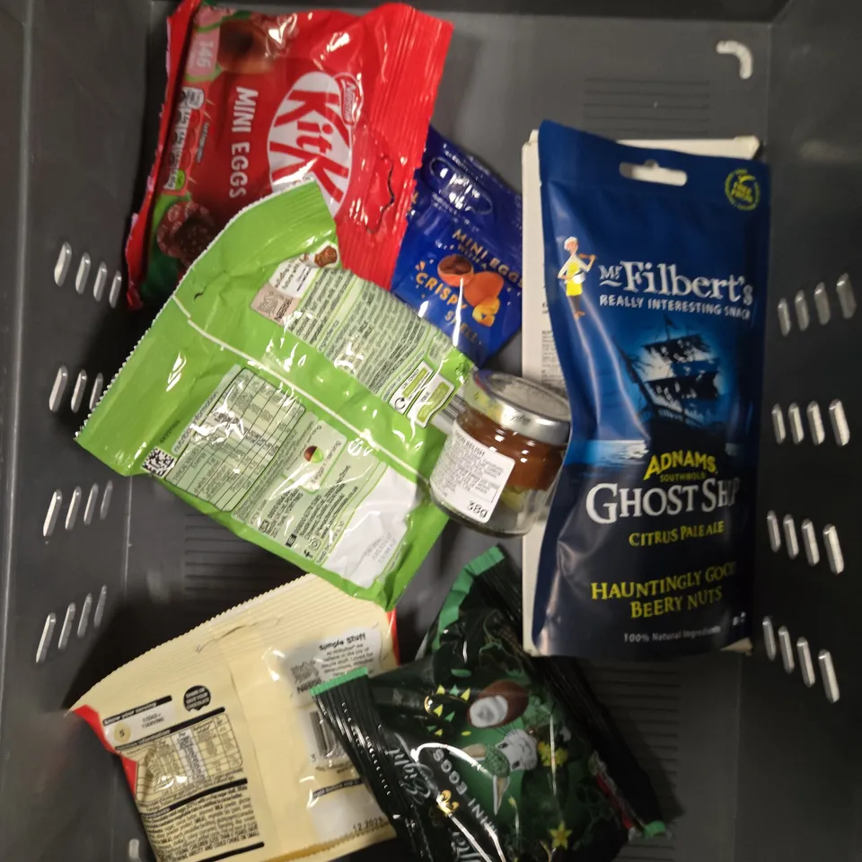 APPROXIMATELY 10 ASSORTED FOOD/DRINK PRODUCTS TO INCLUDE TOFFIFEE, PLANT PUFFS, BROWN BAG CRISPS ETC 
