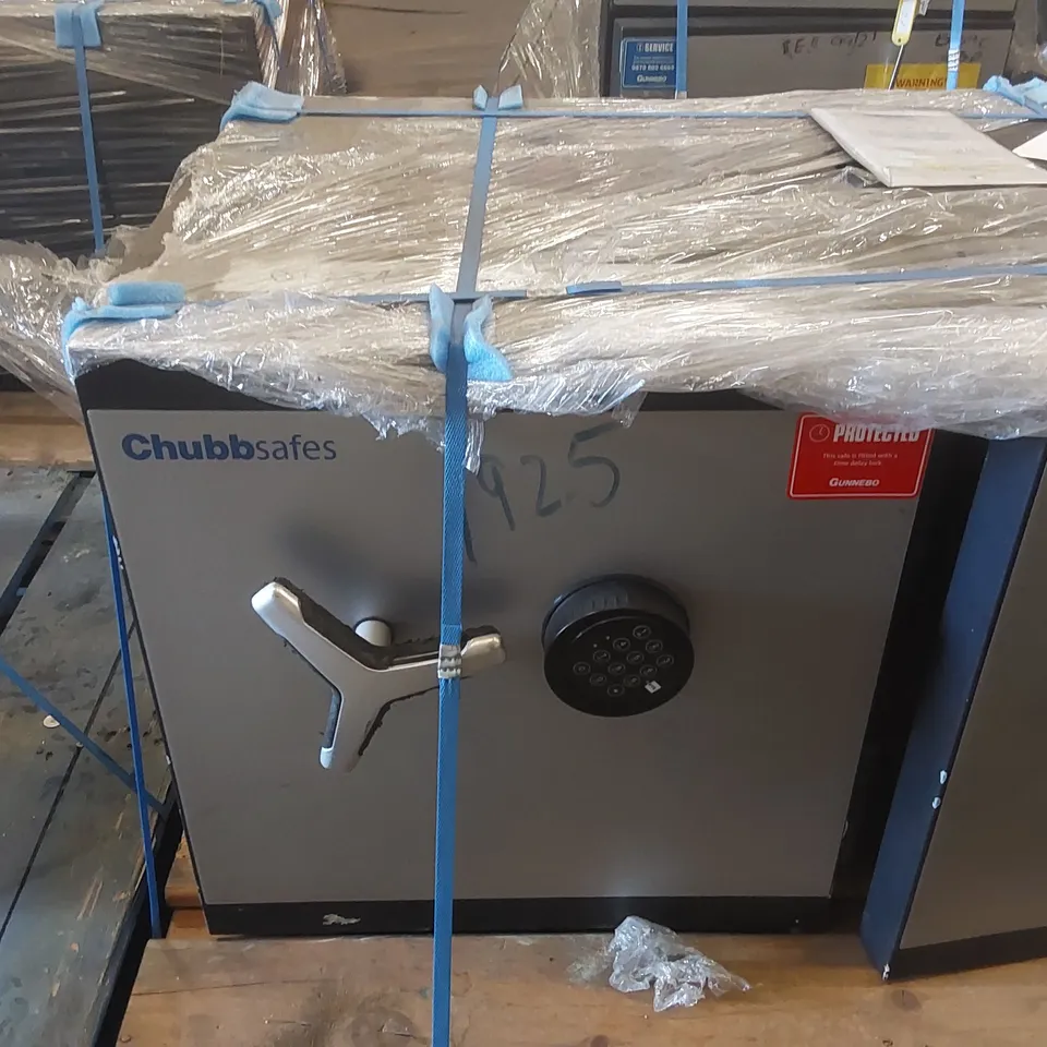CHUBBSAFES HEAVY DUTY SECURITY SAFE