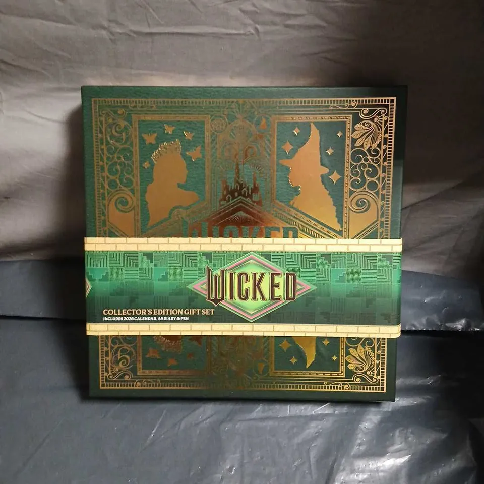 WICKED COLLECTOR'S EDITION GIFT SET – CALENDAR, DIARY & PEN
