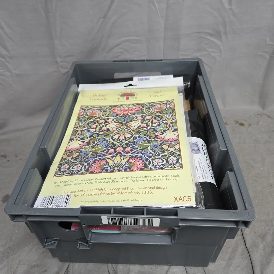 APPROXIMATELY 15 ASSORTED HOUSEHOLD ITEMS TO INCLUDE NOTEBOOK, BIN BAGS, CROSS STICH SET ETC