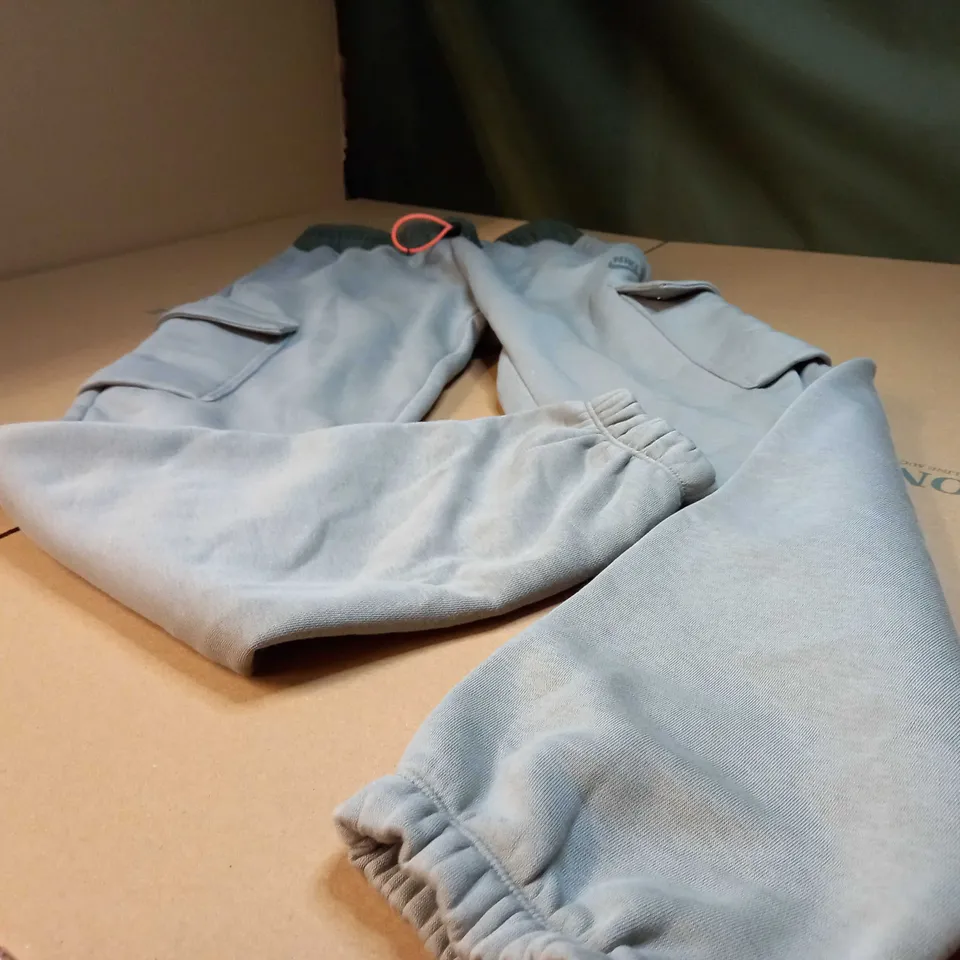 NIKE KHAKI/LOGO CUFFED JOGGERS - XS
