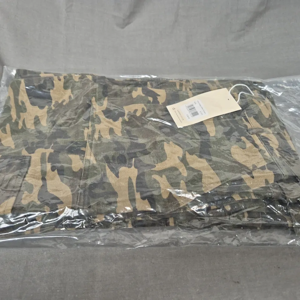 ALBARAY CAMOUFLAGE TROUSERS - SIZE 8