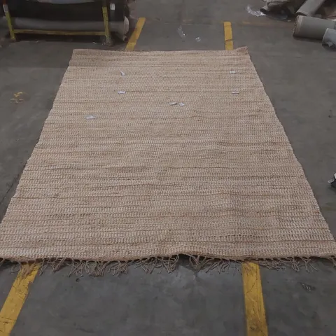 QUALITY DESIGNER RUG - APPROXIMATELY 295 x 200cm