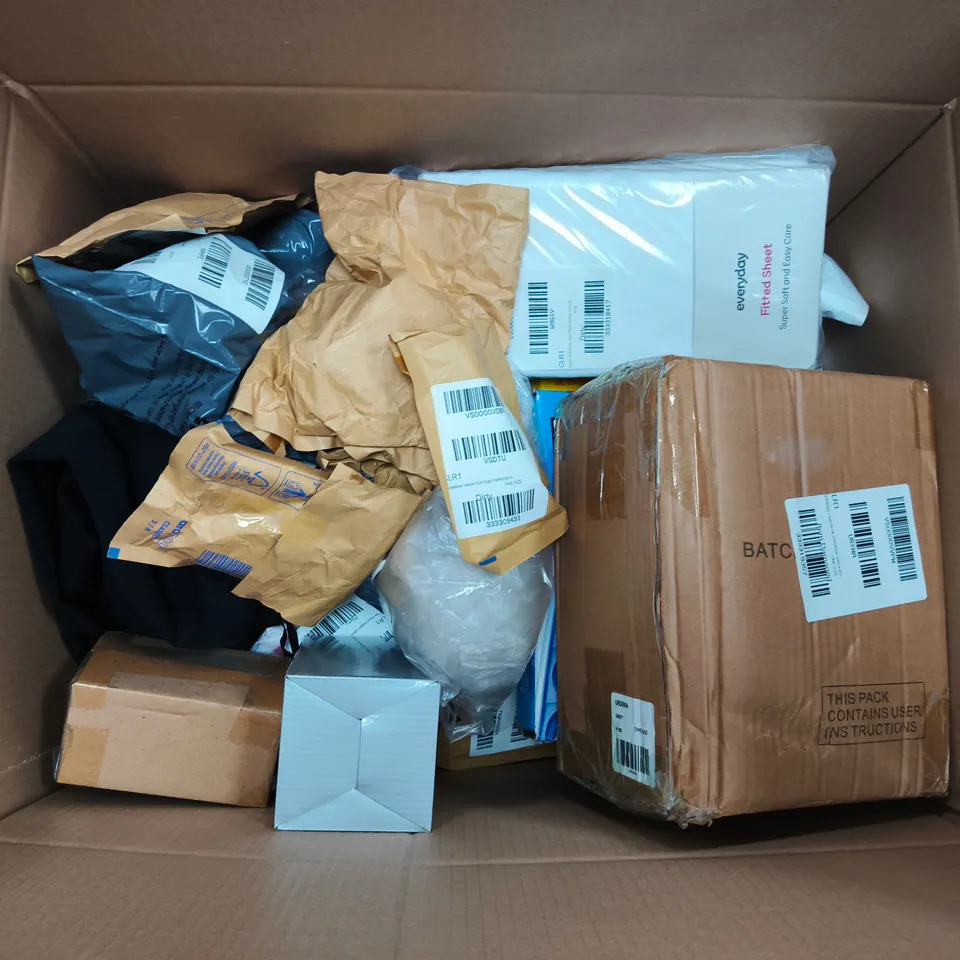 APPROXIMATELY 20 ASSORTED ITEMS TO INCLUDE EVERYDAY FITTED SHEET, PLAY-DOH RAINBOW SWIRL ICE CREAM PLAYSET, CONNECT 4, ETC