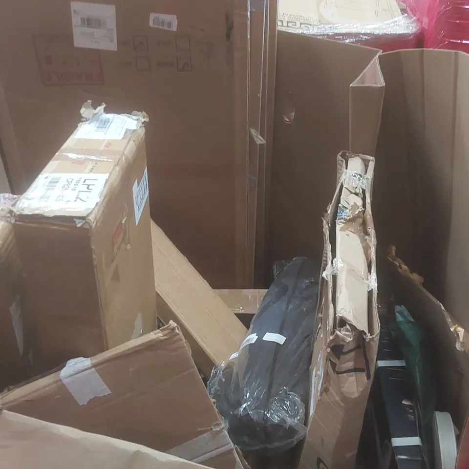 PALLET OF ASSORTED ITEMS INCLUDING: RYOBI PATIO CLEANER, COAT HOOKS, KNITTING MACHINE, CRUTCHES, POP-UP TENT ECT