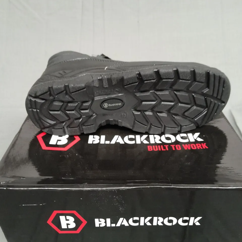 BOXED PAIR OF BLACKROCK CHUKKA BOOT BLACK SIZE UK 7 