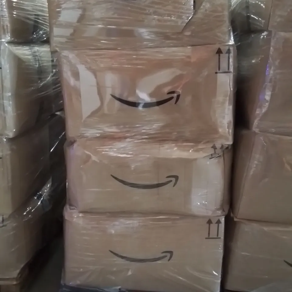 PALLET CONTAINING A LARGE QUANTITY OF PHONE CASES,SCREEN PROTECTORS 