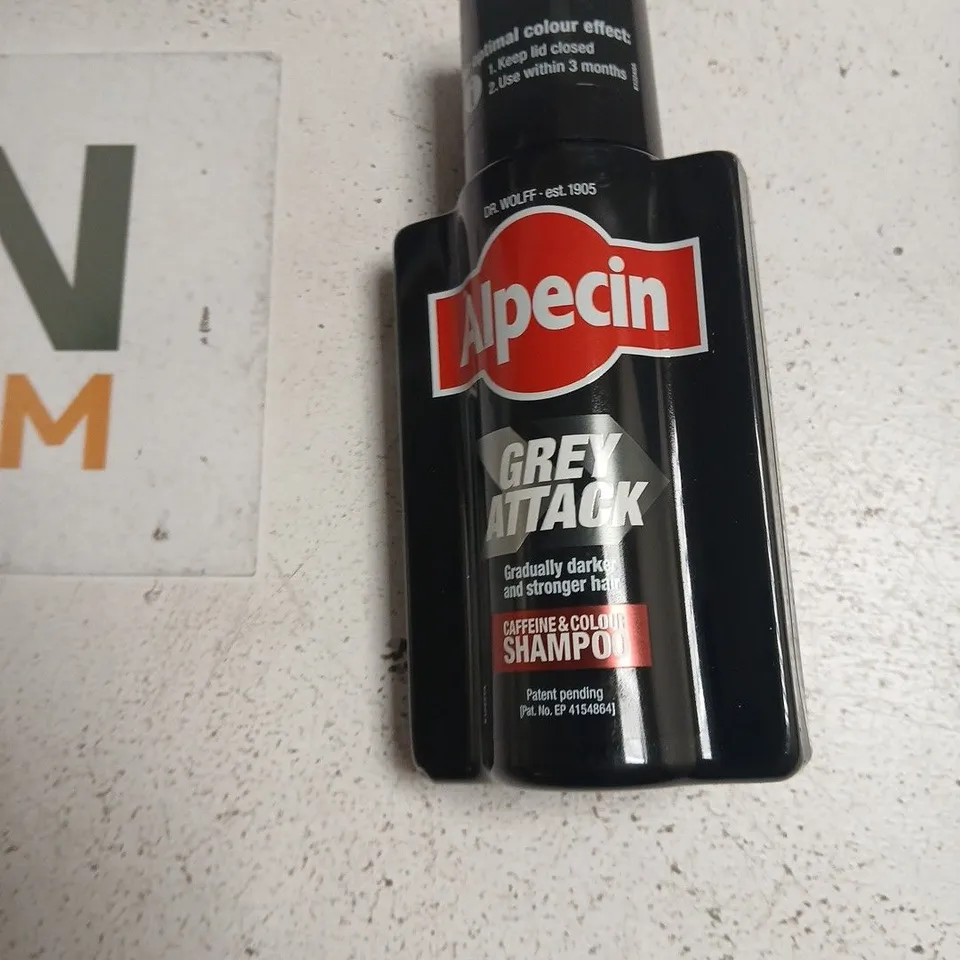 TOTE OF APPROXIMATELY 20 ASSORTED COSMETICS TO INCLUDE: ALPECIN GREY ATTACK
