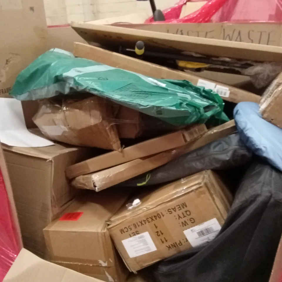 PALLET OF ASSORTED HOUSEHOLD GOODS AND PRODUCTS TO INCLUDE;  ELECTRIC HEDGE TRIMMER, WEED PULLER TOOL, WASHABLE DOORMAT ETC