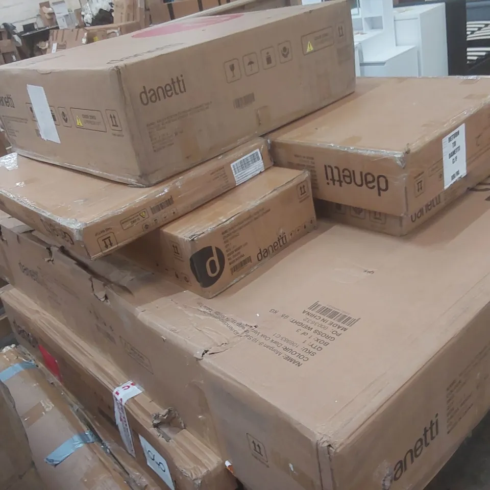 PALLET CONTAINING A LARGE QUANTITY OF ASSORTED DANETTI FURNITURE PARTS
