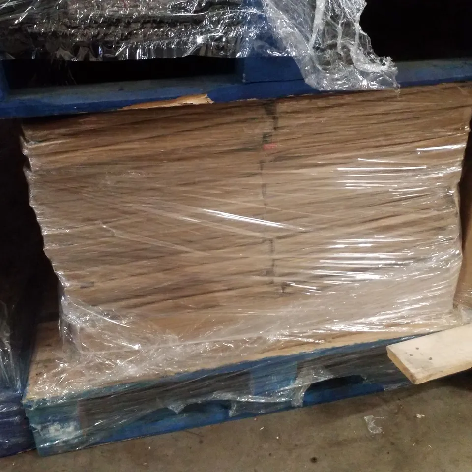 PALLET CONTAINING APPROXIMATELY 88 BOXES OF 24 BRAND NEW HALLOWEEN DECORATIVE "ENTER IF YOU DARE" SIGNS