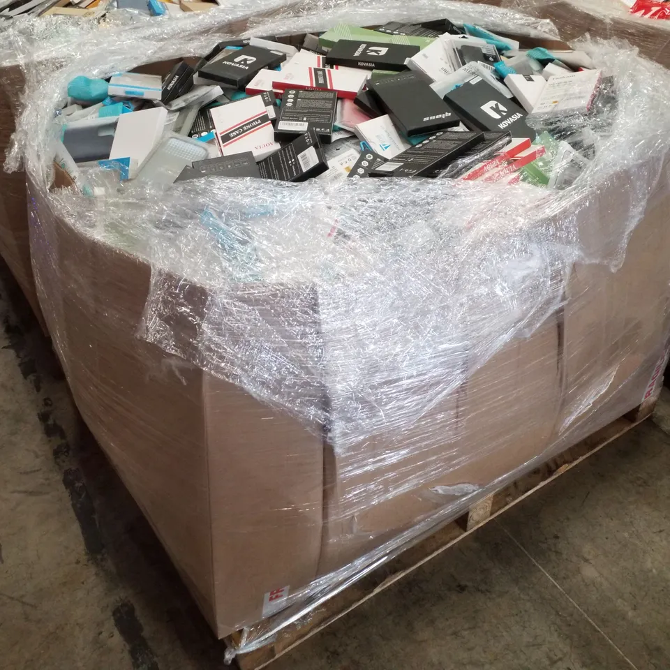 PALLET CONTAINING ASSORTED PHONE CASES 