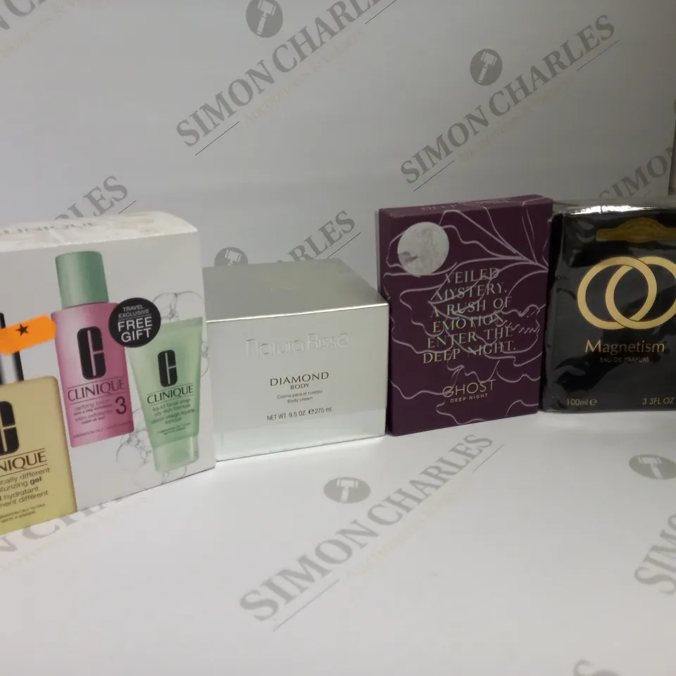 APPROXIMATELY 9 ASSORTED BEAUTY PRODUCTS TO INCLUDE CLINIQUE GIFT SET, NATURA BISSE BODY CREAM, GHOST DEEP NIGHT GIFT SET, MAGNETISM EAU DE PARFUM ETC