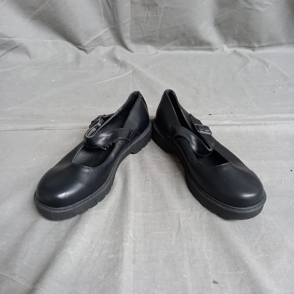 BOX OF APPROXIMATELY 10 PAIRS OF GIRLS SCHOOL SHOES IN BLACK - VARIOUS SIZES