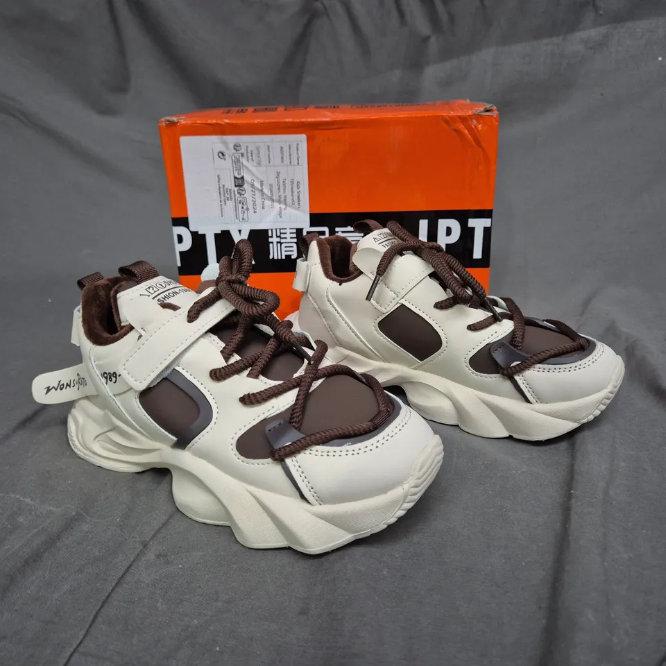 BOXED PAIR OF UPT CREAM/BROWN BLOCK TRAINERS - SIZE EUR 35 