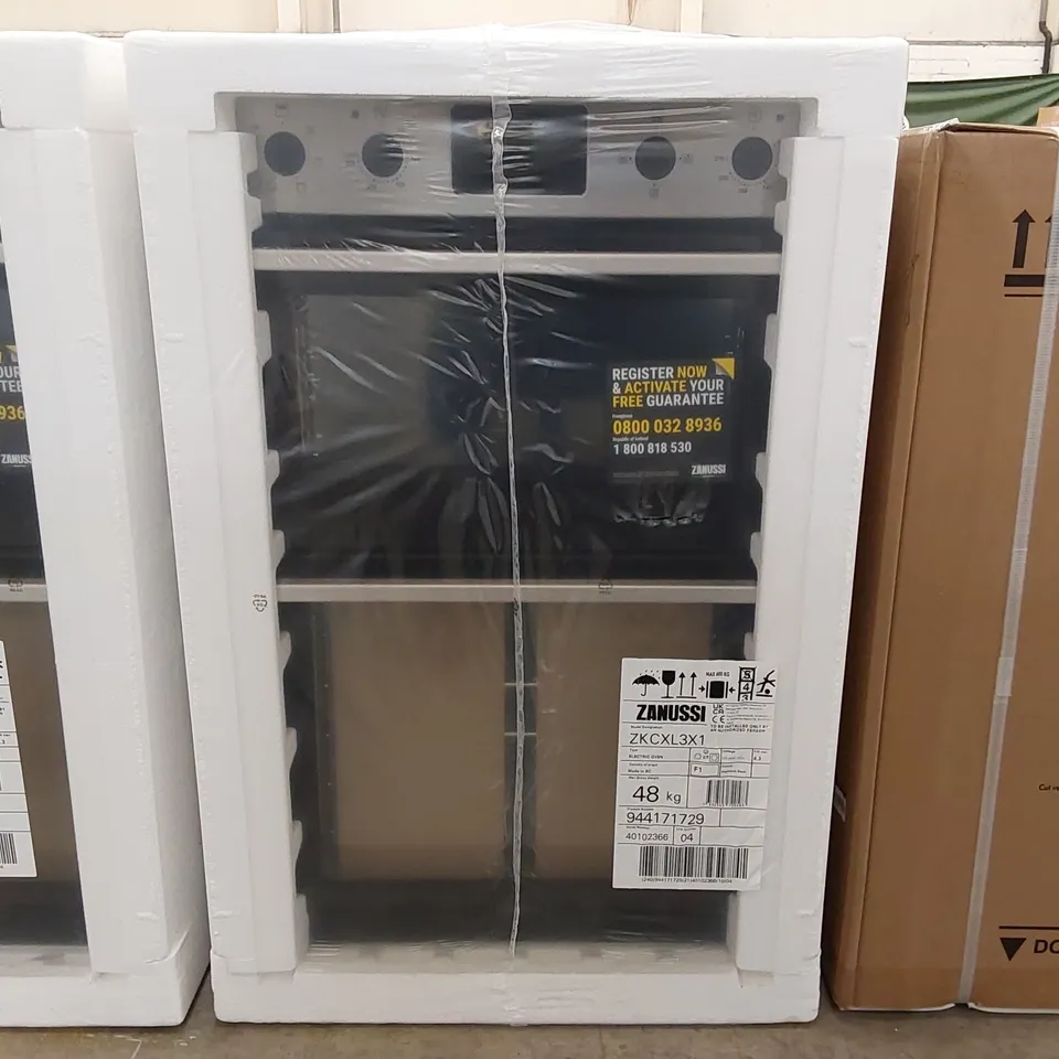 ZANUSSI ZKCXL3X1 - BUILT IN DOUBLE OVEN - TOP 42 LTRS/MAIN 66 LTRS - H87.5 W56 D55