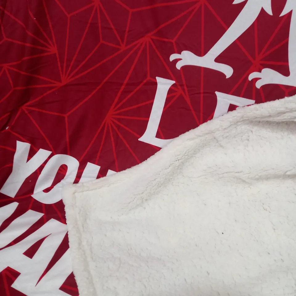 LIVERPOOL FC THROW BLANKET "YOU'LL NEVER WALK ALONE"