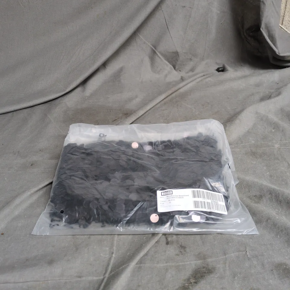 STRADIVARIUS SEQUINNED BLACK MINI SKIRT MEDIUM BAGGED