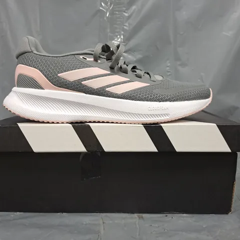 BOXED PAIR OF ADIDAS WOMEN'S RUNFALCON 5 SHOES IN GREY/PALE PINK SIZE UK 3.5