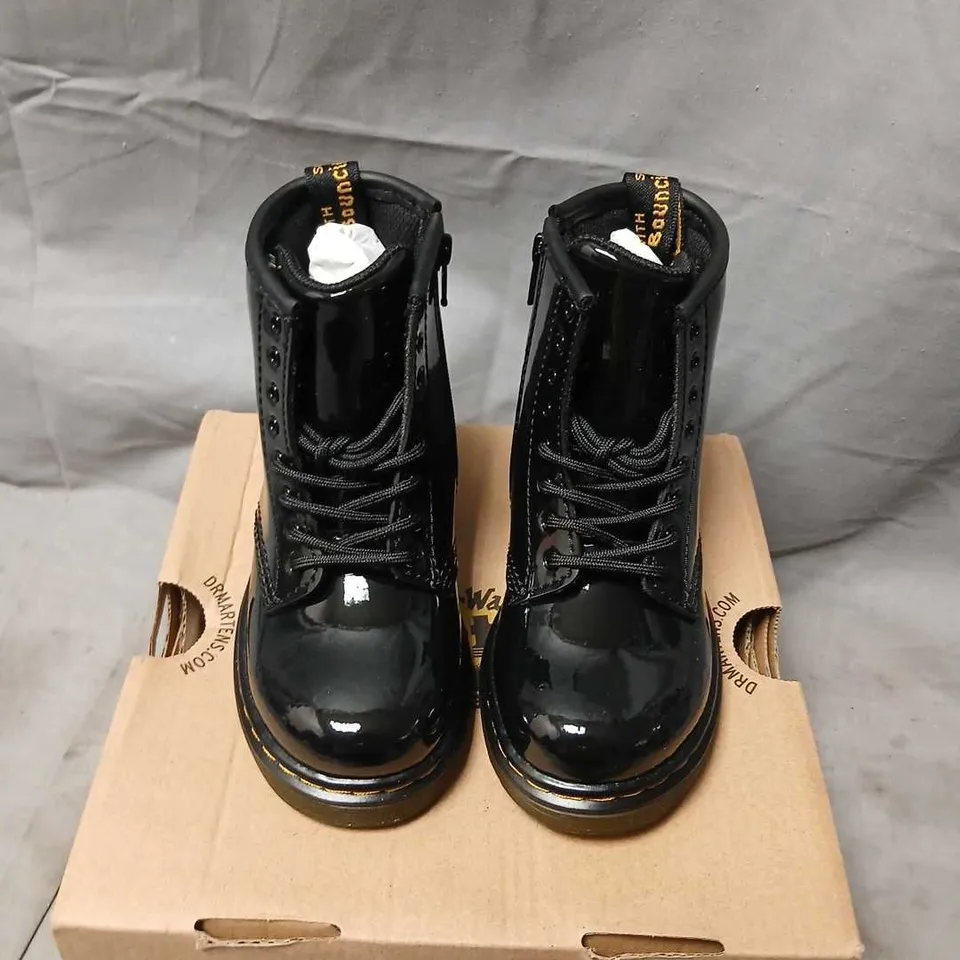 DR. MARTENS 1460 T BLACK PATENT LAMPER KIDS BOOTS, UK 8 (EU 26) US 9