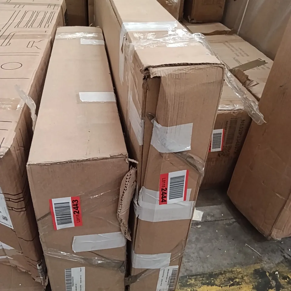 BOXED KUBA DESK - WHITE (2 BOXES)