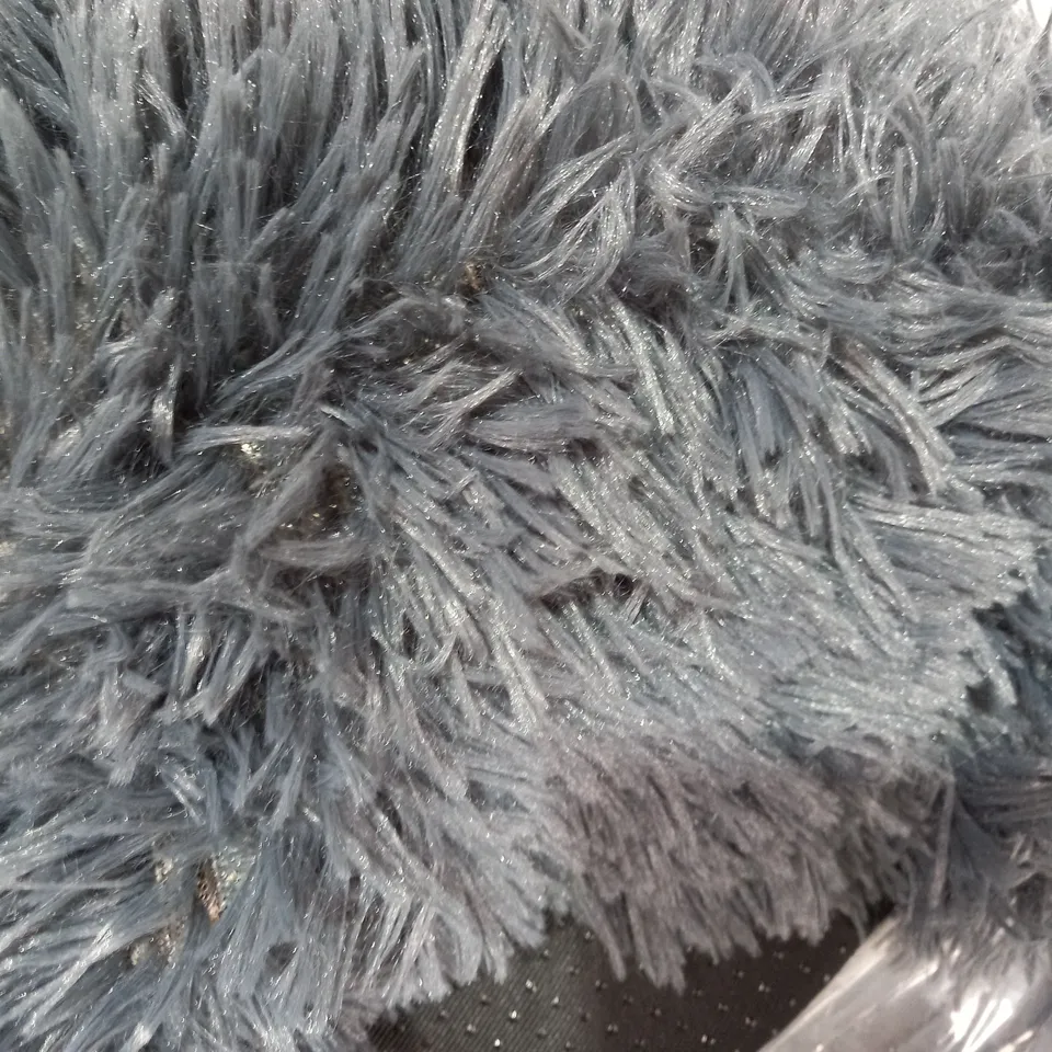 UNBRANDED FLUFFY LARGE PET BED IN GREY
