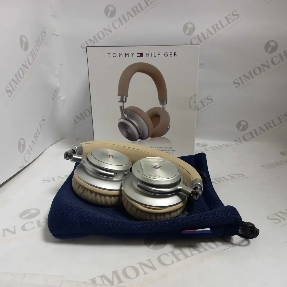 TOMMY HILFIGER NOISE CANCELLING WIRELESS HEADPHONES CREAM/SILVER