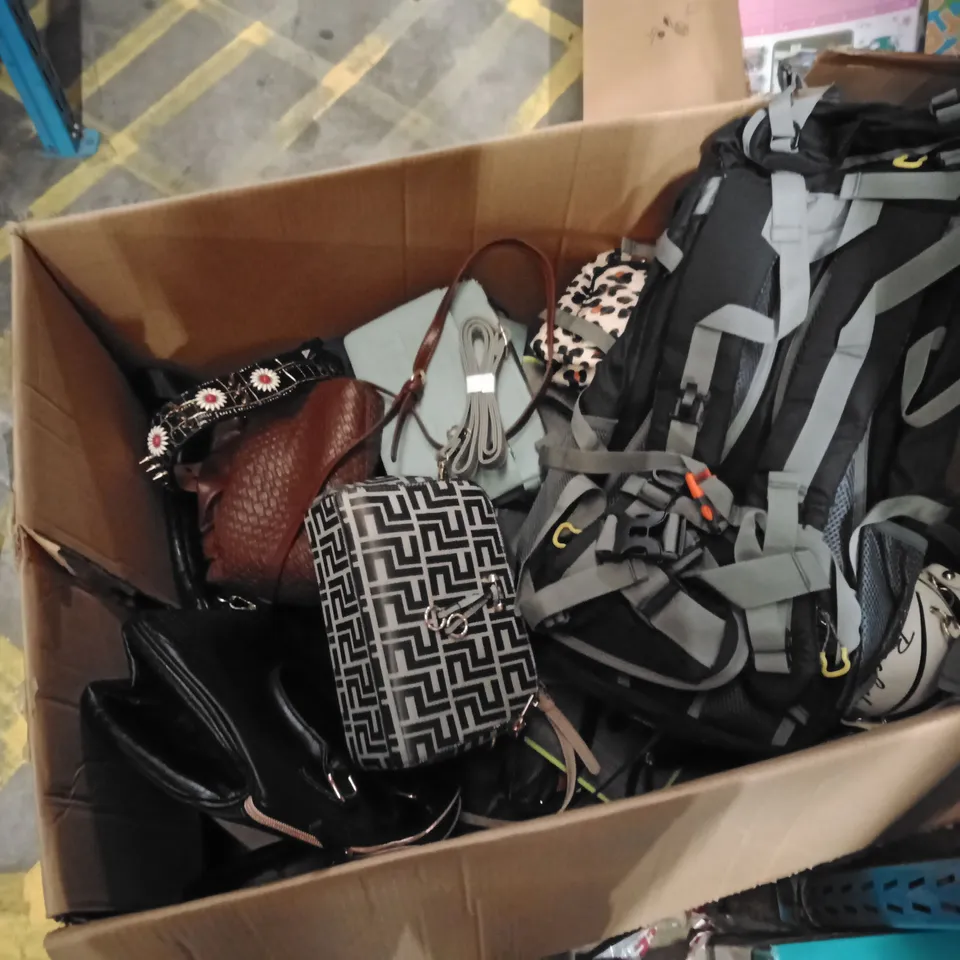 BOX TO CONTAIN WOMENS HANDBAGS AND BACKPACKS