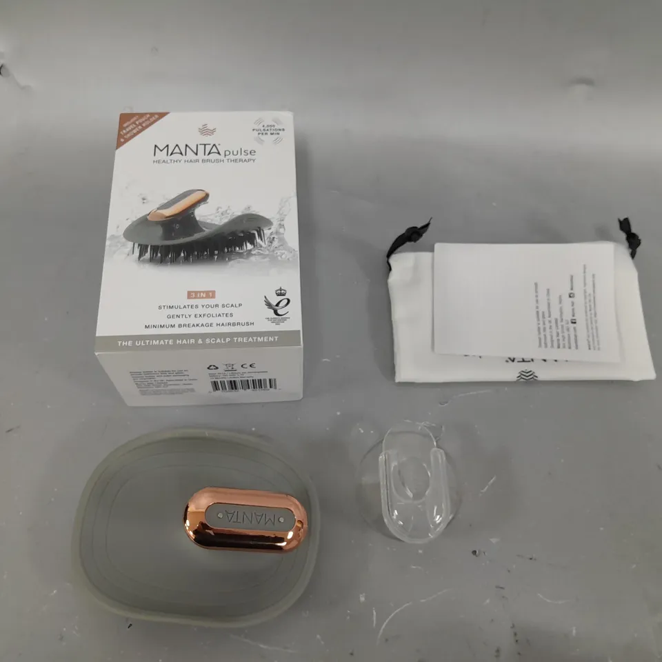 BOXED MANTA PULSE FLEXIBLE HAIRBRUSH