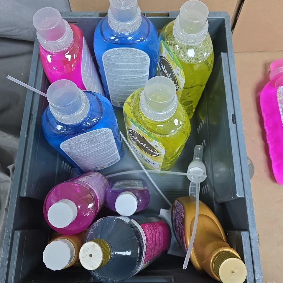 APPROXIMATELY 15 ASSORTED HOUSEHOLD PRODUCTS TO INCLUDE FABULOSA DISINFECTANT, FABULOSA FABRIC FRESHENER, FABULOSA ALL PURPOSE CLEANER ETC 